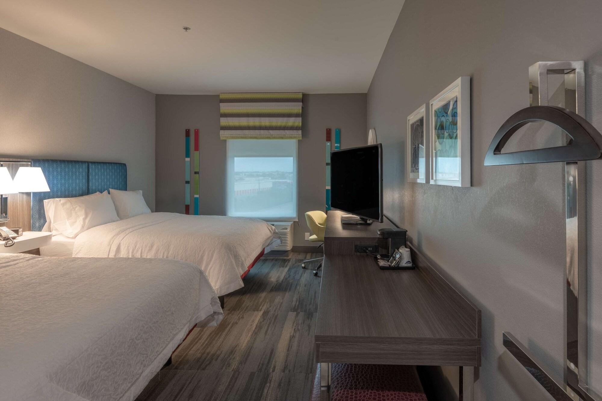 Hampton Inn & Suites Dallas/Plano Central Buitenkant foto